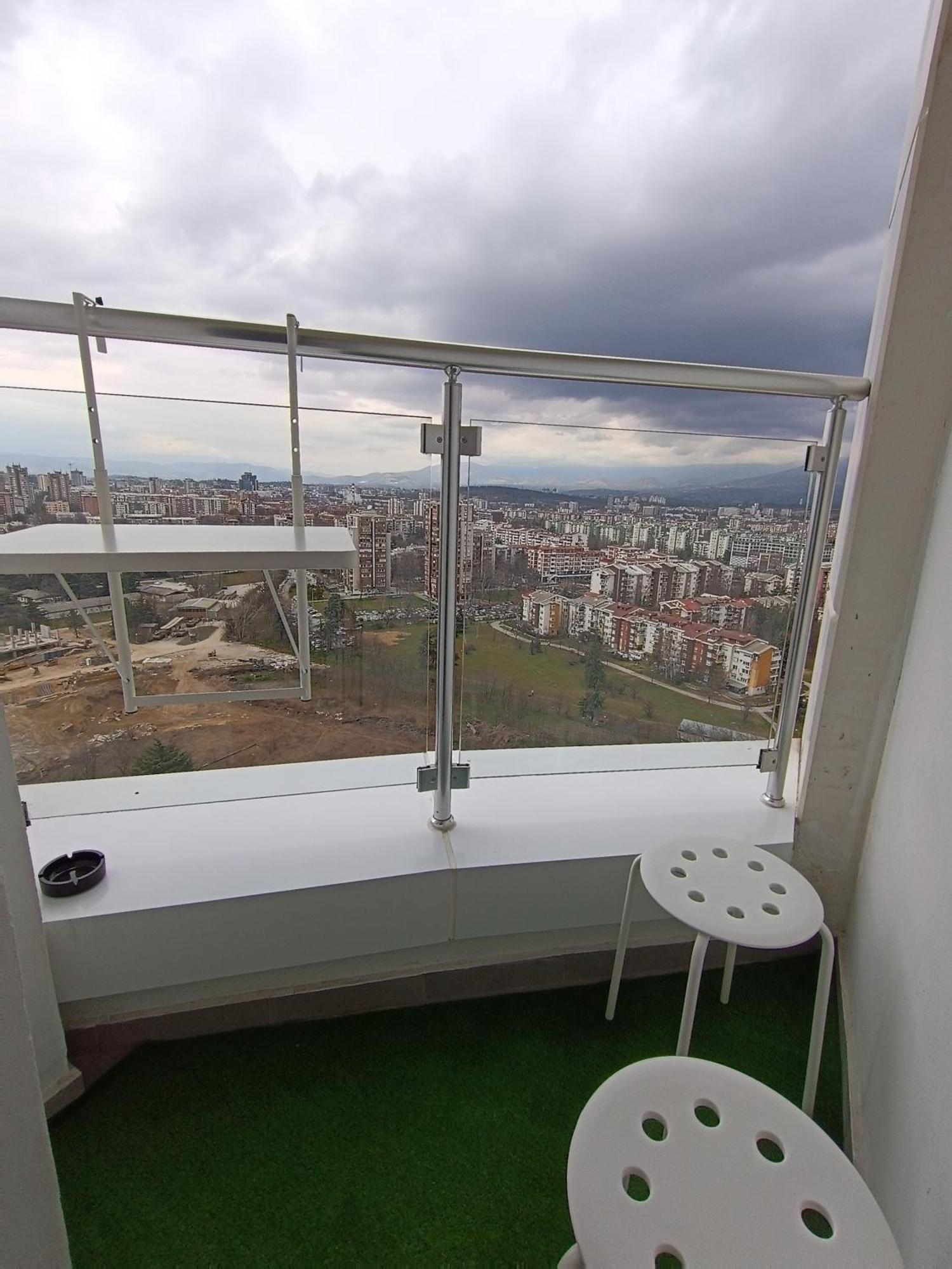 19Th & 18Th Floor Secure Apartments With Pool & Fitness & Parking Included In Price 스코페 외부 사진